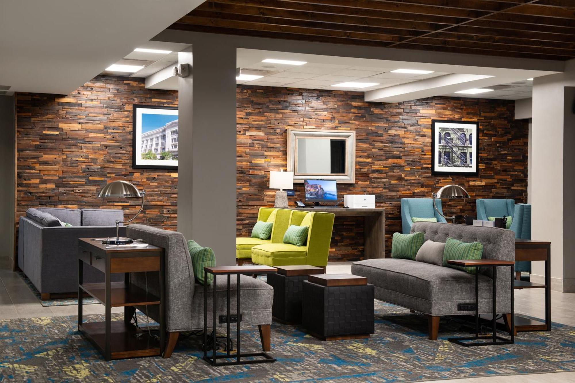 Four Points By Sheraton Omaha Midtown Exterior photo
