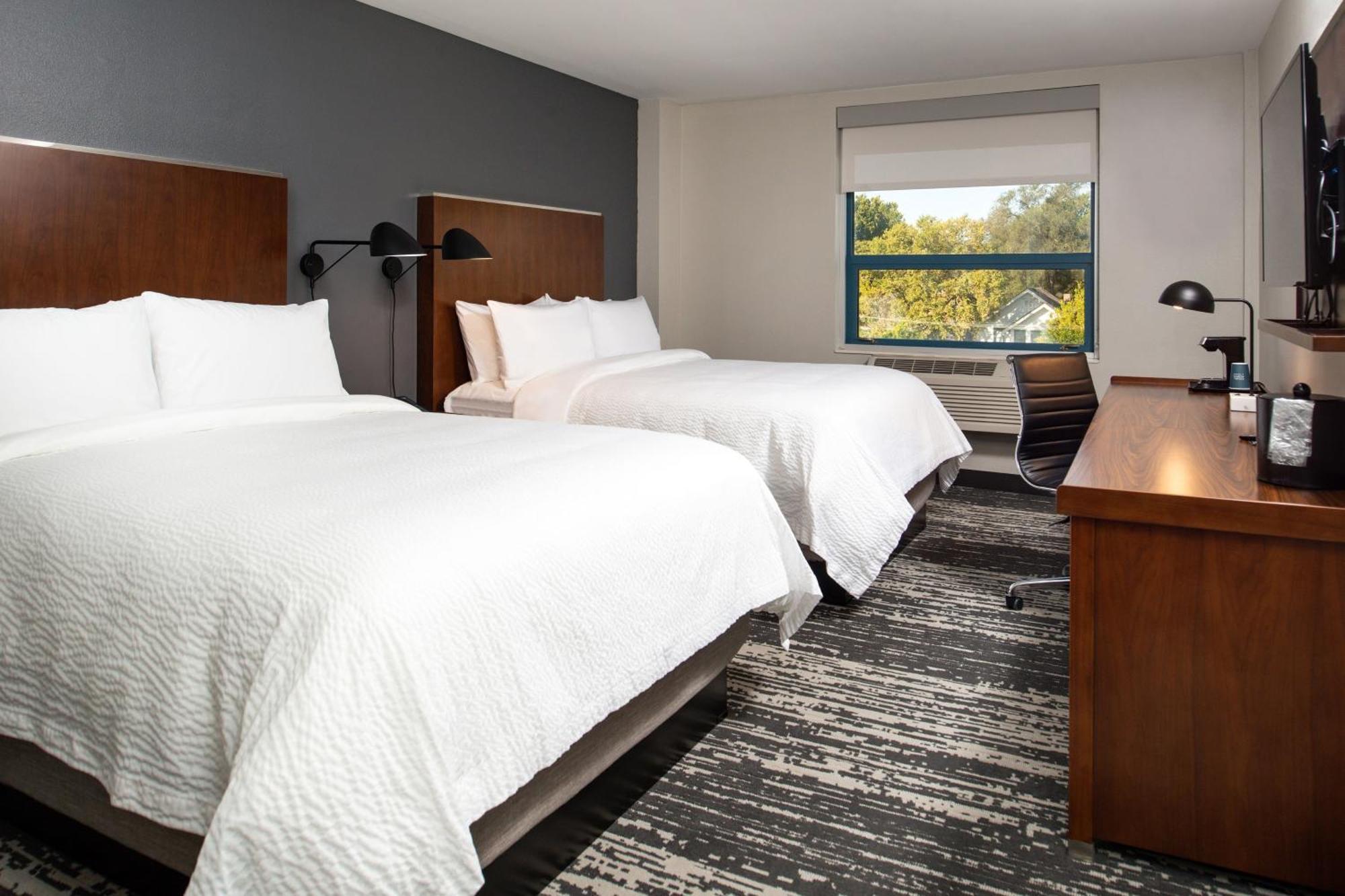 Four Points By Sheraton Omaha Midtown Exterior photo